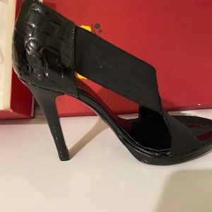 Vaneli high heel shoe